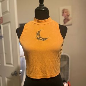 Yellow top with moon shaped lace <3